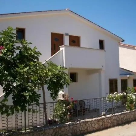Sendi Apartament *